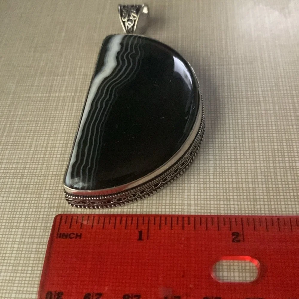 Pretty substantial Big bold Natural Botswana Agate gemstone pendant - Picture 9 of 11